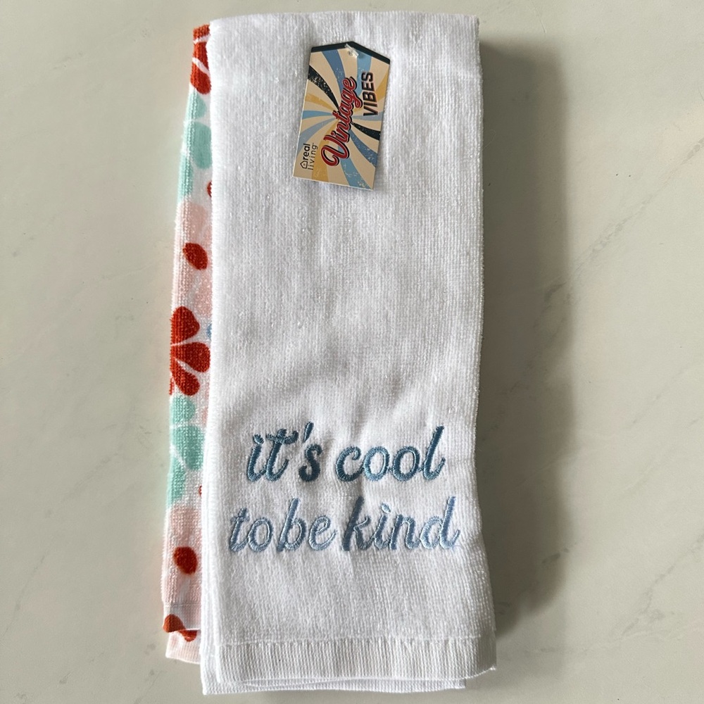 Vintage Vibes Finger Towels It’s Cool To Be Kind Retro Flower 2 Pack NWT